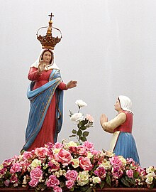 Group of Our Lady of Caravaggio, a work by Pietro Stangherlin at the Farroupilha ("Ragamuffin") Sanctuary, the center of one of the most traditional pilgrimages in Brazil. Caravaggio03.jpg