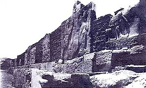 Relieve tallado en el muro del complejo del palacio de Karkemish.
