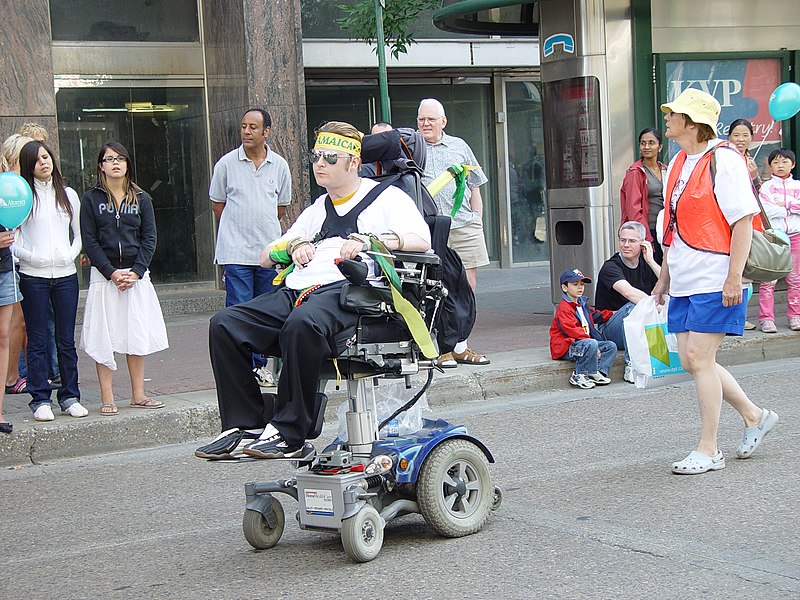 File:Cariwest Parade (1086335822).jpg