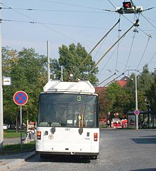 A switch in parallel overhead lines Catenaryswitch.jpg