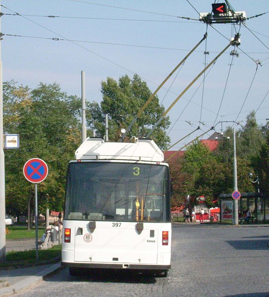 A switch in parallel overhead lines