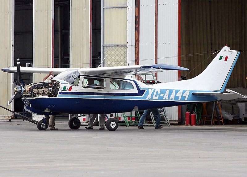 File:Cessna T210N Turbo Centurion II, Mexico - Government JP7129884.jpg