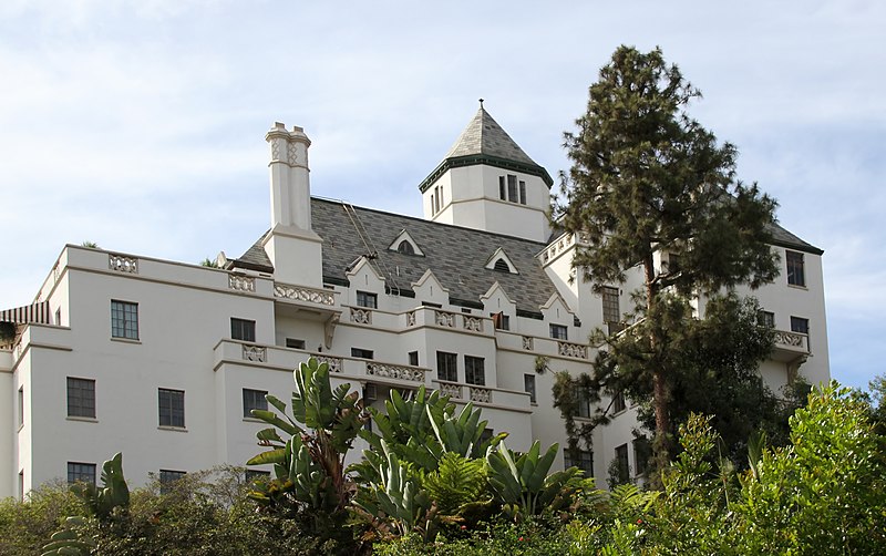 File:Chateau Marmont Hollywood (15061611393).jpg