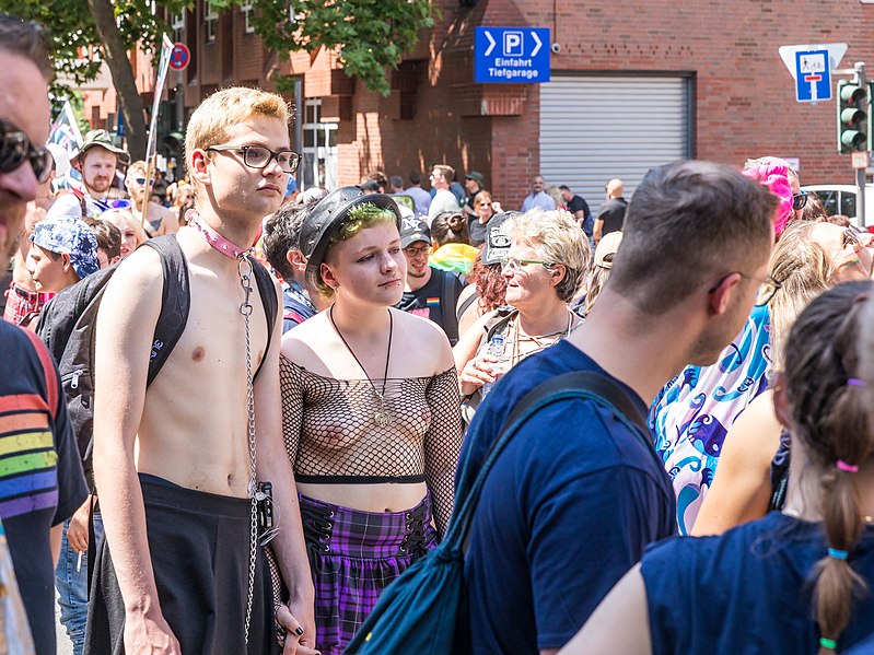 File:ColognePride 2022, Parade-9461.jpg