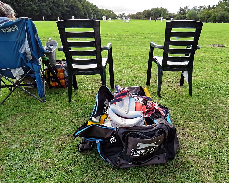 File:Cricket kit bag at Epping Foresters Cricket Club 2.jpg