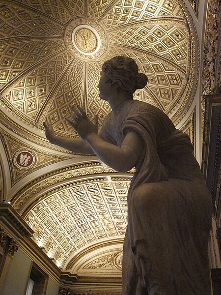 File:Daughter of Niobe in Uffizi Gallery, Florence.jpg