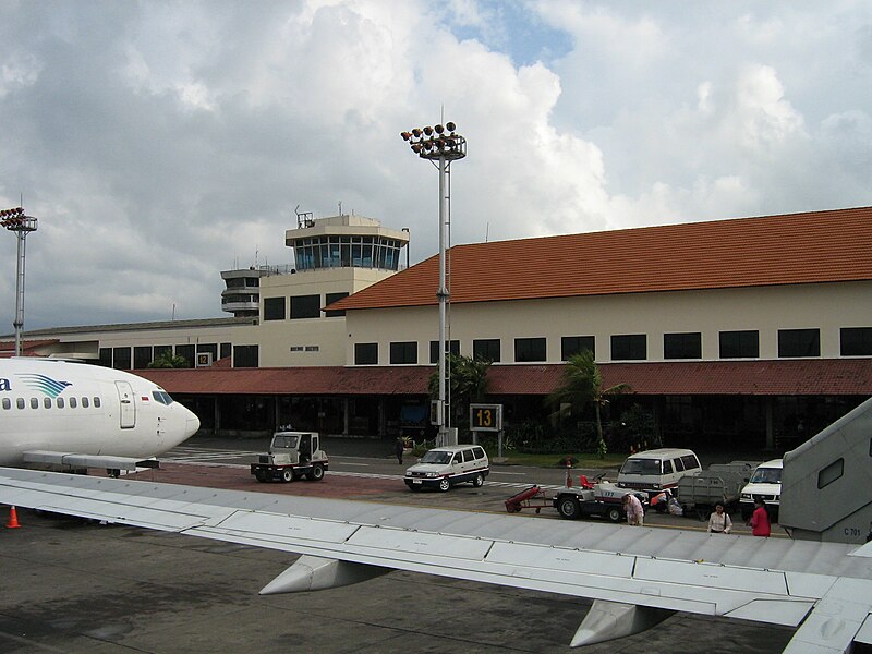 File:Denpasar national terminal&old tower.jpg