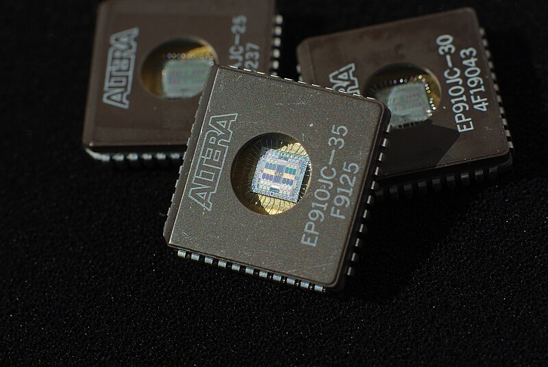 File:EPROM-EPLD ALTERA EP910 2.jpg