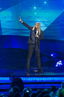 Eyþór Ingi esittämässä kappaletta vuoden 2013 Eurovision laulukilpailujen 2. semifinaalissa.