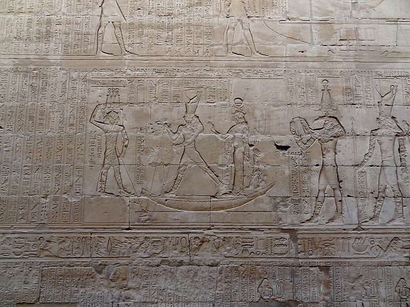 File:Edfu Tempelrelief 33.jpg