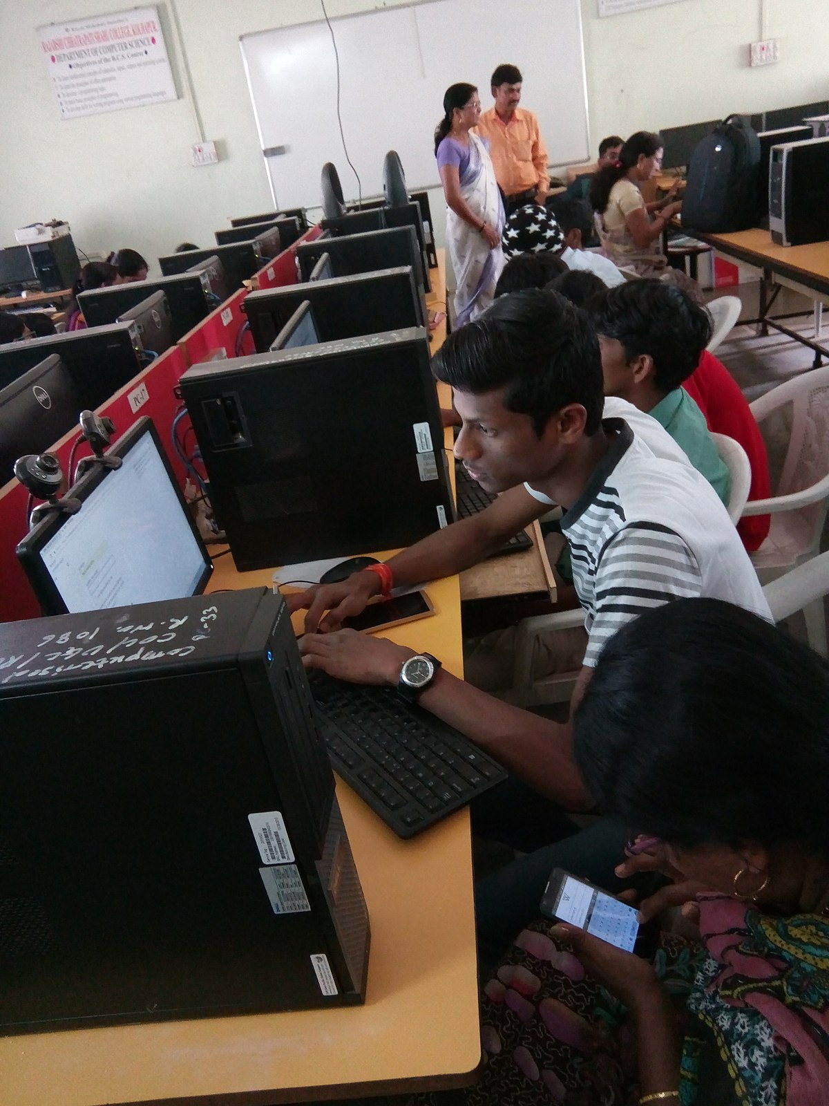 File:A Class in Progress, Bengaluru, Karnataka.jpg - Wikimedia Commons