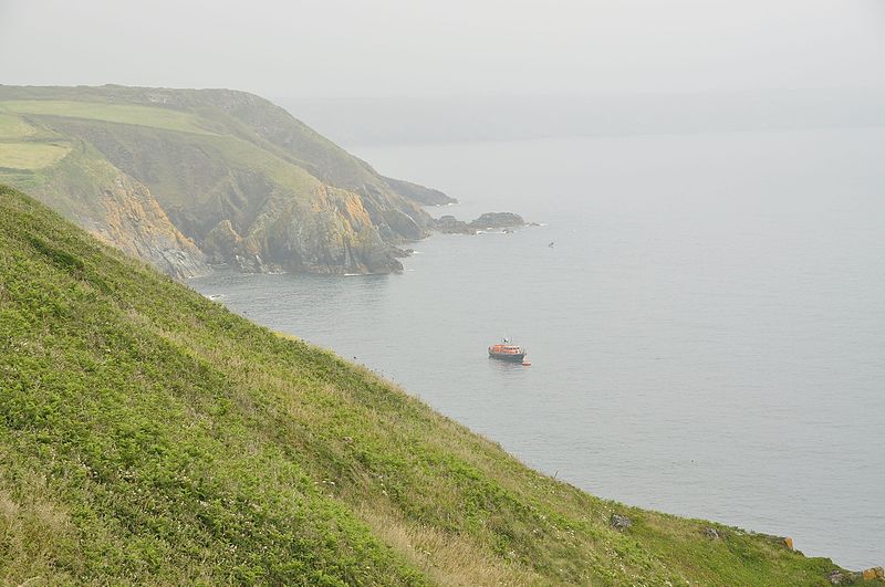 File:Enys Head and RNLB David Robinson off Cadgwith (8226).jpg