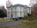 Factory owner's villa with a park-like garden plot