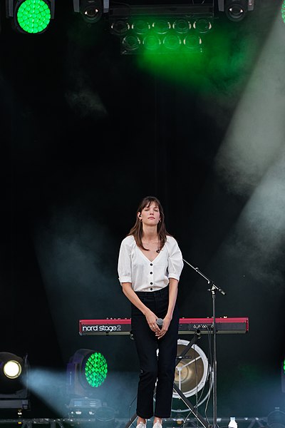 File:Festival des Vieilles Charrues 2018 - Charlotte Cardin - 029.jpg