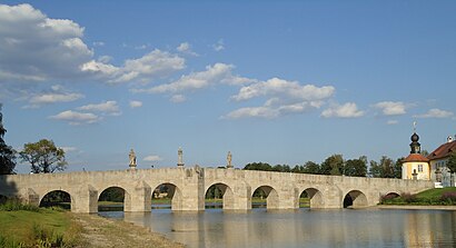 So kommt man zu der Fischhofbrücke mit den Öffentlichen - Mehr zum Ort Hier