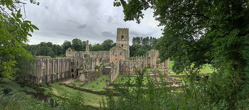 File:Fountains Abbey panorama 2016 006.jpg