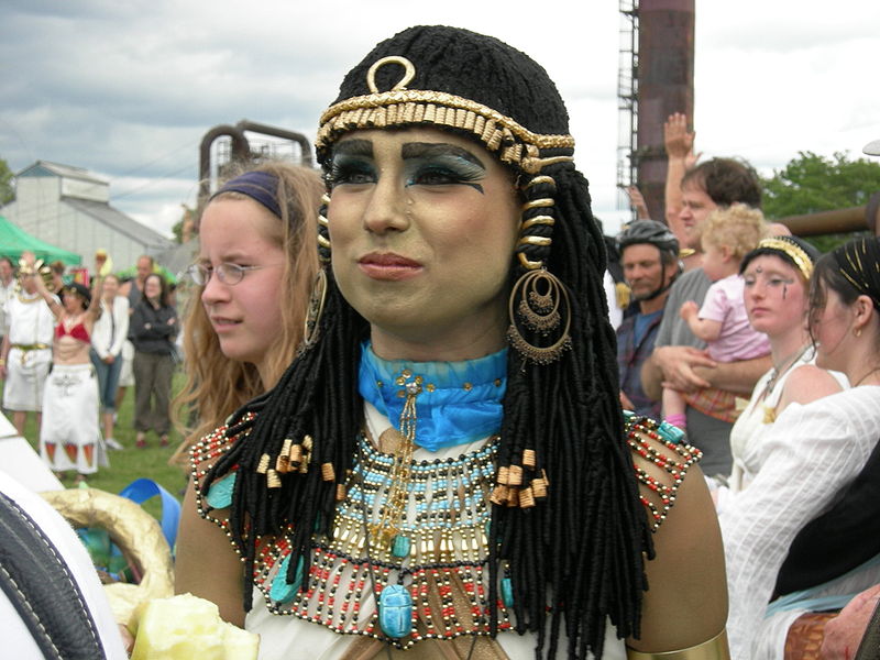 File:Fremont Solstice Parade 2007 - Gasworks Egyptian 13.jpg