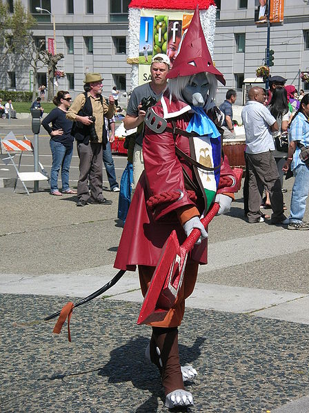 File:Freya Crescent cosplayer at 2010 NCCBF 2010-04-18 1.JPG