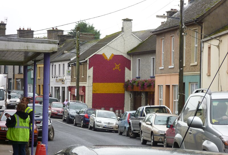 File:Gable mural of Hurling Shirt, Tulla, County Clare - geograph.ie - 2089734.jpg