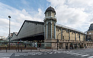 English: A west view of Gare de Paris-Saint-Lazare, one of the major train stations of Paris.