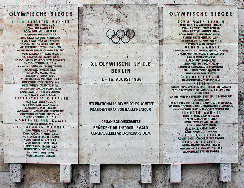 File:Gedenktafel Olympischer Platz 4 (West) Olympische Spiele 1936.jpg