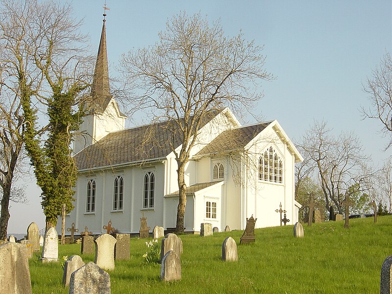 File:Gjemnes-kirke-Norway.JPG