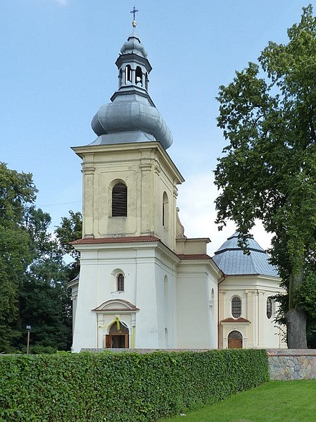 File:Glesno - Widok kościoła pod wezwaniem Św Jadwigi - panoramio (cropped).jpg