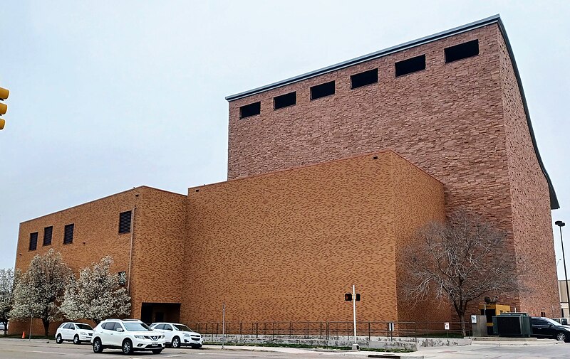 File:Globe-News Center for the Performing Arts, west side, Amarillo, TX 2024-03-16.jpg