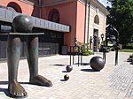 Gycklaren, giganten och jonglören, brons och stål, 1974, Hörsalsparken i Norrköping