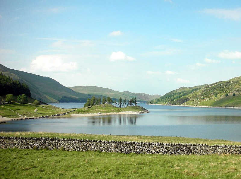 File:Hawes Water UK - panoramio.jpg