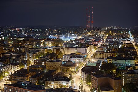 ไฟล์:High rise view of Capitol Hill at night, looking east from Pine and 9th.jpg