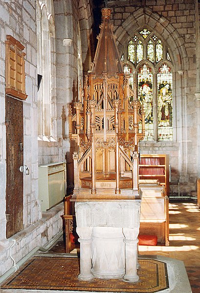 File:Holy Cross, Crediton, Devon - Font - geograph.org.uk - 1726430.jpg