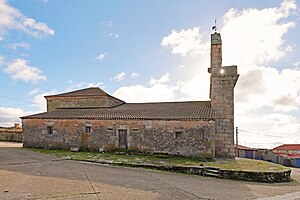 Iglesia de San Julián Martir en El Manzano lateral.jpg