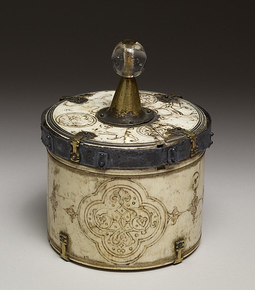 Italian - Pyx with Arabesques in Quatrofoil Frames - Walters 71314 - View A