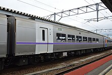 新塗装化後の5次車キハ260-1312（函館駅） 5次車では4次車同様構体の小窓が当初より省略された。