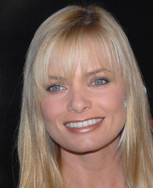 File:Jaime Pressly at Slim-Fast Fashion Show 5.jpg