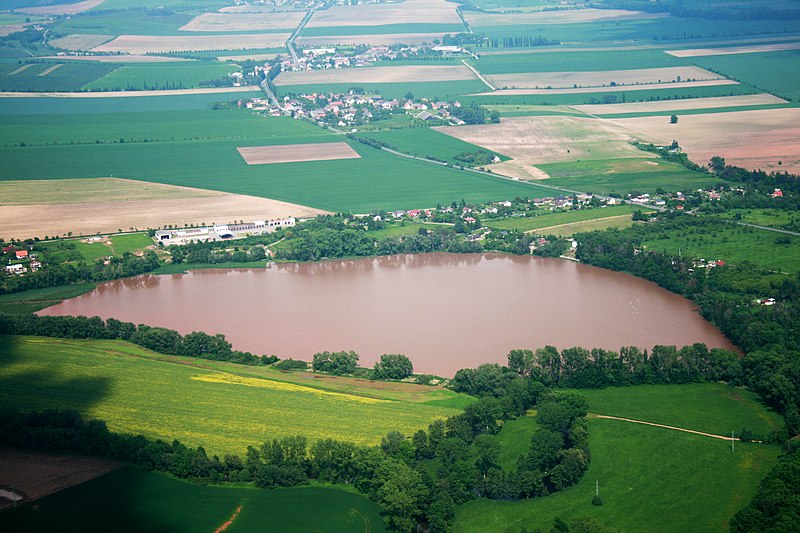 File:Jaroměř pond from air 1.jpg