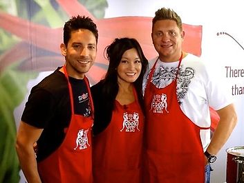 Kurt Darren (right) with Danny K and Jen Su during the Cook-off SA Challenge 2012 Jen Su with Danny K and Kurt Darren in the Cook-off SA Challenge 2012.jpg