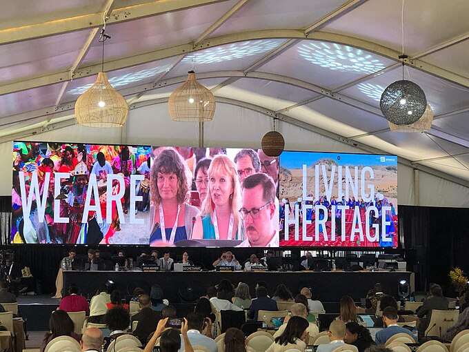 Jorijn Neyrinck and Leena Marsio at the Eighteenth session of the Intergovernmental Committee for the Safeguarding of the Intangible Cultural Heritage in Botswana, presenting Wiki Loves Living Heritage