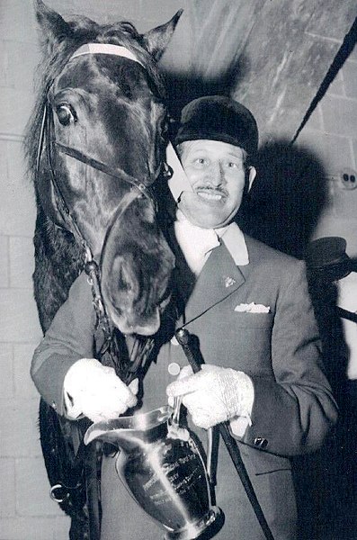 File:Julio Herrera equestrian 1957.jpg