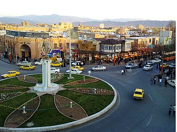 Պատկեր:Khoy_city_center_in_iran_country.jpg