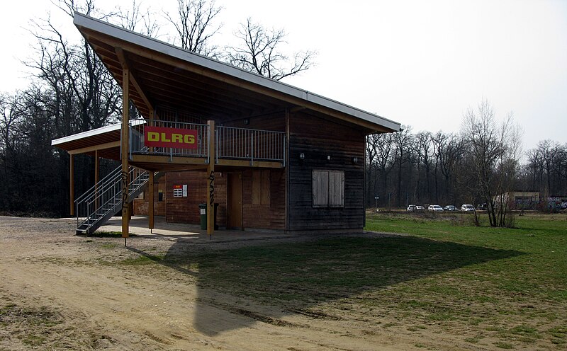 File:Kiosk am Opfinger See in Freiburg 3.jpg