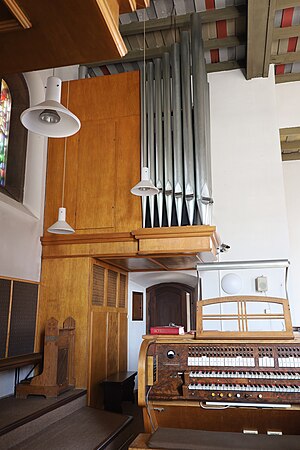 Kirchhain - kath St Elisabeth - Orgel - Pfeifen 4 rechts.jpg