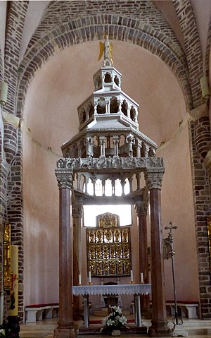 Kotor Kathedrale - Ciborium 1.jpg