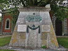 Denkmal vor dem Bayrischen Armeemuseum (Reduit Tilly) in Ingolstadt