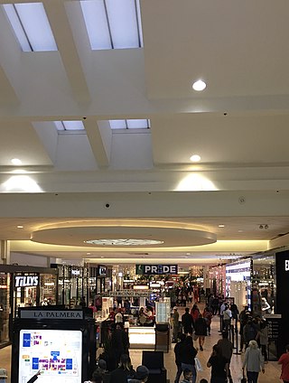 <span class="mw-page-title-main">La Palmera</span> Shopping mall in Texas, United States