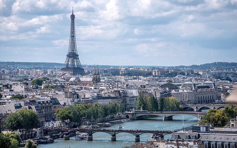 File:La Tour Eiffel vue de la Tour Saint-Jacques, Paris août 2014 (2).jpg