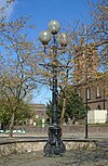 Лампа стандарт, Holland Place 2.jpg