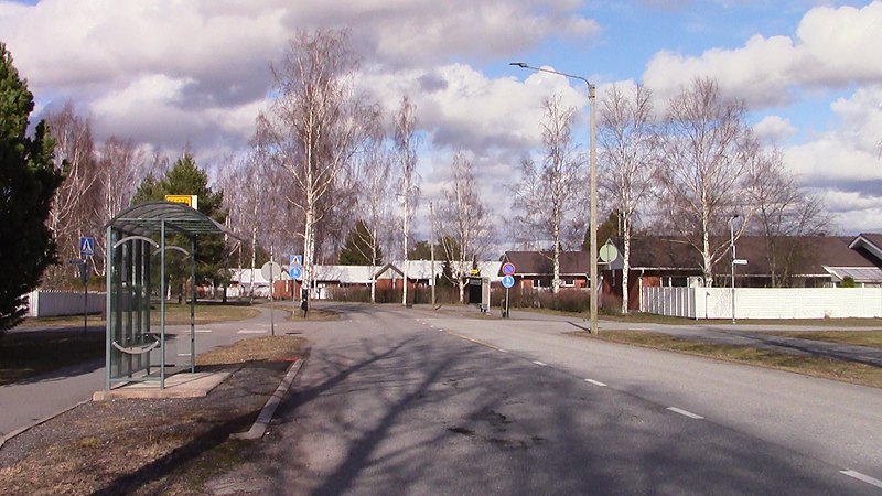 File:Leppäkorventie Leppäkorpi.jpg