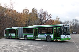 ЛиАЗ-6213 — сочленённый автобус с ведущей задней секцией